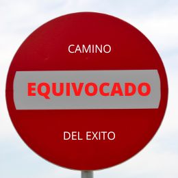 Www.Exito.Com - Advertencia de Camino Equivocado